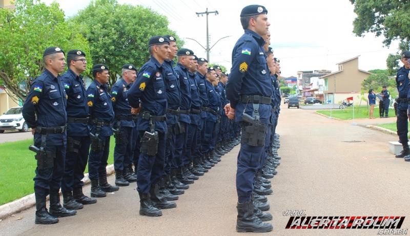 Polícia Militar do 10º Batalhão realiza solenidade em comemoração ao Dia da Bandeira Nacional